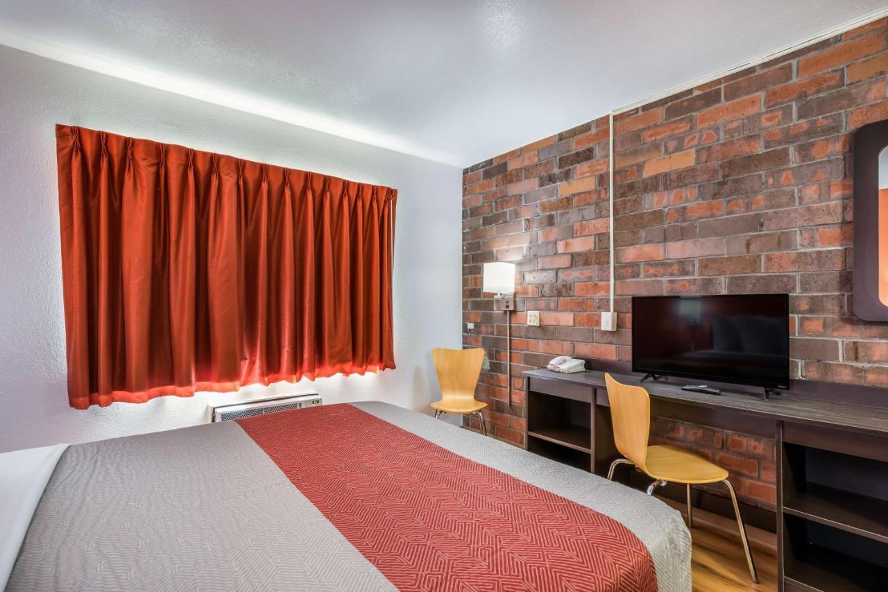 Motel 6-Madison, Wi - East Екстер'єр фото