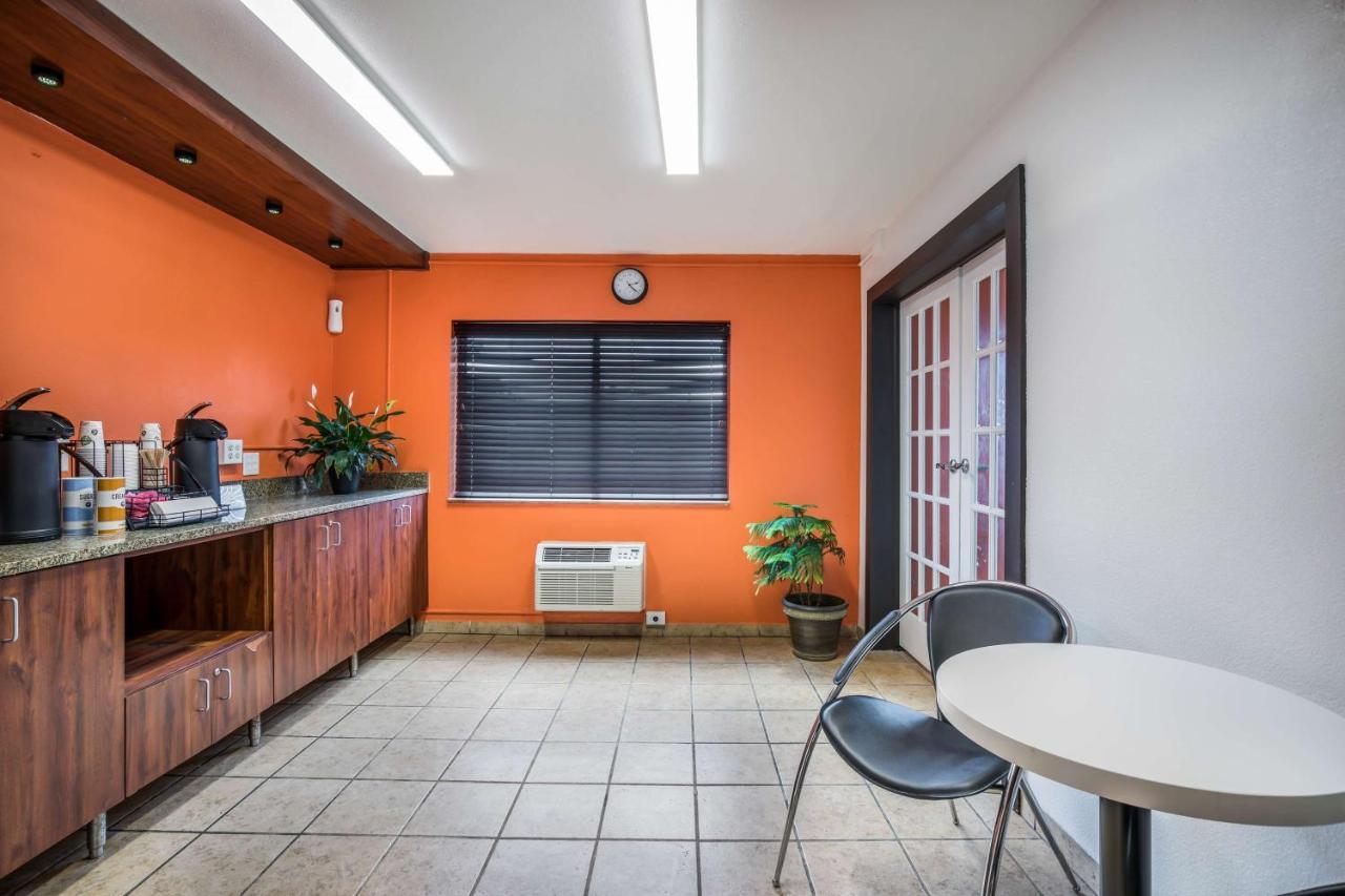 Motel 6-Madison, Wi - East Екстер'єр фото