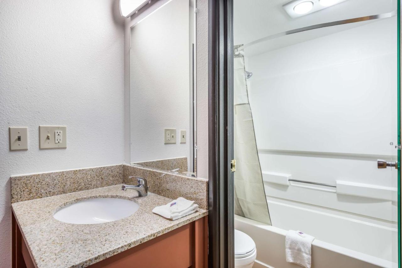 Motel 6-Madison, Wi - East Екстер'єр фото